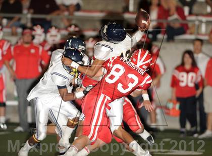 Thumbnail 3 in Mater Dei vs. Santa Monica photogallery.