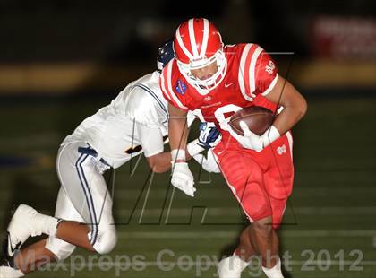 Thumbnail 1 in Mater Dei vs. Santa Monica photogallery.