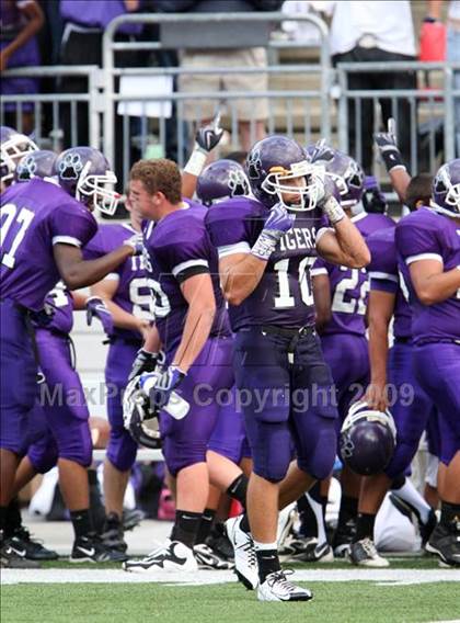 Thumbnail 1 in Lutheran vs. Pickerington Central (Kirk Herbstreit Varsity Football Series) photogallery.