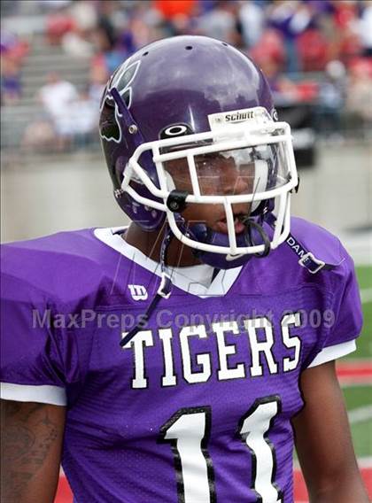 Thumbnail 2 in Lutheran vs. Pickerington Central (Kirk Herbstreit Varsity Football Series) photogallery.