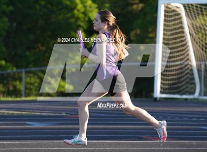 Thumbnail 2 in Battle of the Brazos (4X400M) photogallery.