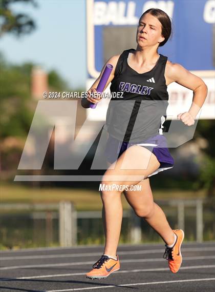 Thumbnail 2 in Battle of the Brazos (4X400M) photogallery.