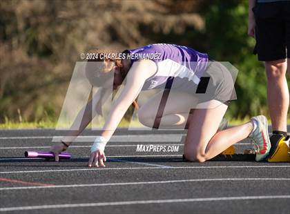 Thumbnail 2 in Battle of the Brazos (4X400M) photogallery.