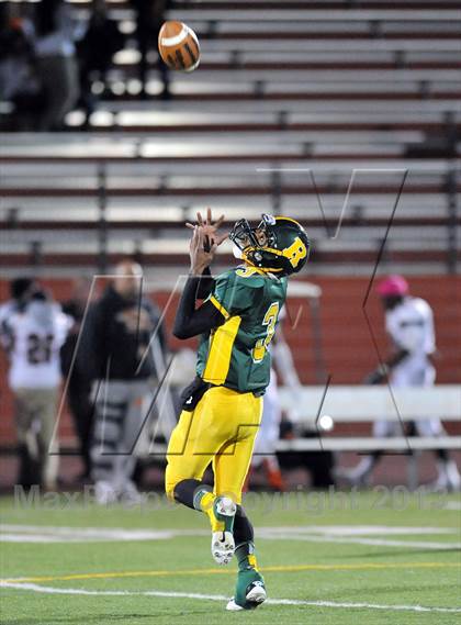 Thumbnail 1 in Ramapo @ White Plains (Section 1 Class AA Quarterfinal) photogallery.