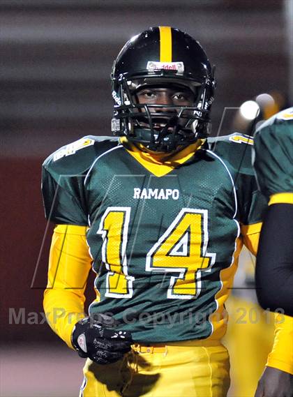 Thumbnail 1 in Ramapo @ White Plains (Section 1 Class AA Quarterfinal) photogallery.