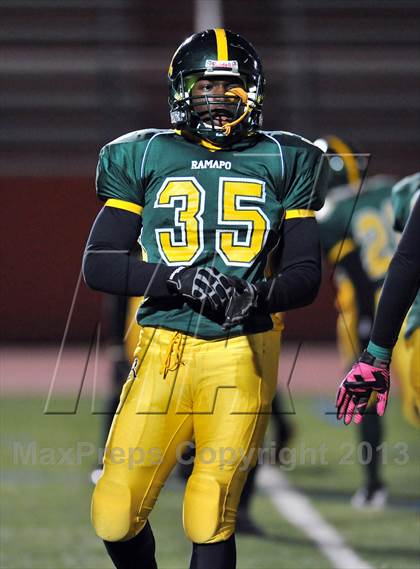 Thumbnail 3 in Ramapo @ White Plains (Section 1 Class AA Quarterfinal) photogallery.
