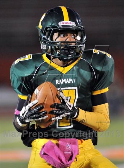 Thumbnail 1 in Ramapo @ White Plains (Section 1 Class AA Quarterfinal) photogallery.