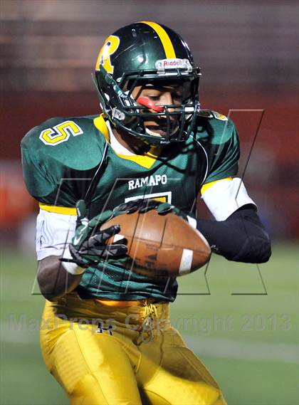 Thumbnail 2 in Ramapo @ White Plains (Section 1 Class AA Quarterfinal) photogallery.