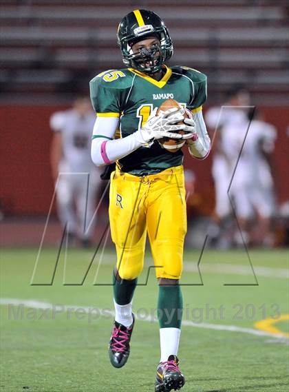 Thumbnail 3 in Ramapo @ White Plains (Section 1 Class AA Quarterfinal) photogallery.