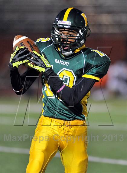 Thumbnail 3 in Ramapo @ White Plains (Section 1 Class AA Quarterfinal) photogallery.