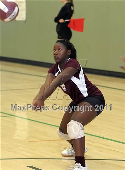 Thumbnail 3 in Natomas vs. Kimball (Lady Rams Classic) photogallery.
