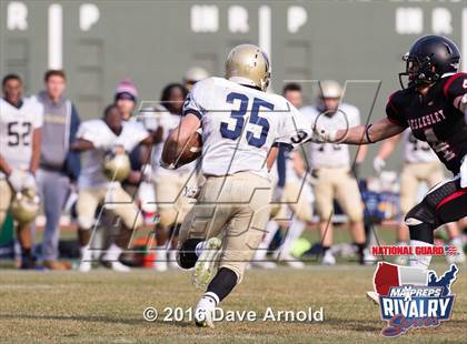 Thumbnail 3 in Wellesley vs. Needham (2015 MaxPreps Rivalry Series) photogallery.