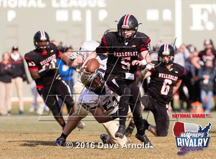 Thumbnail 3 in Wellesley vs. Needham (2015 MaxPreps Rivalry Series) photogallery.