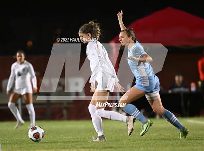 Thumbnail 3 in Valor Christian vs. Grandview (CHSAA 5A Semi-Final) photogallery.