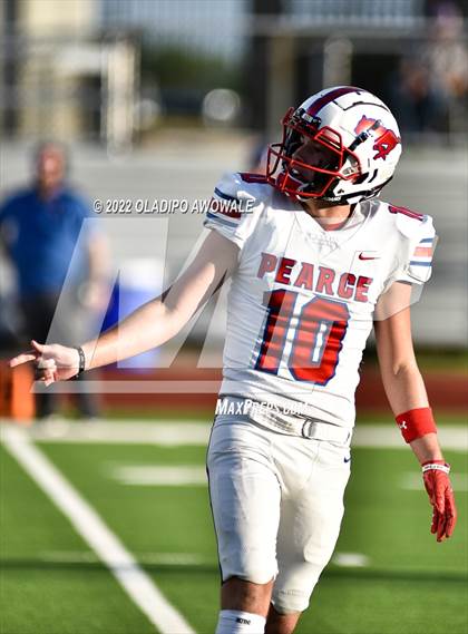 Thumbnail 2 in Wylie vs. Pearce photogallery.
