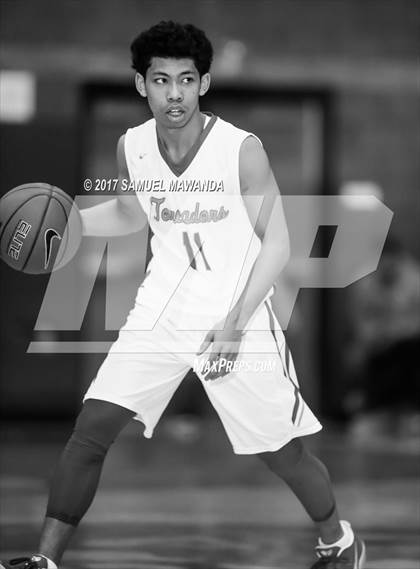 Thumbnail 2 in Foothills Christian vs Taft photogallery.