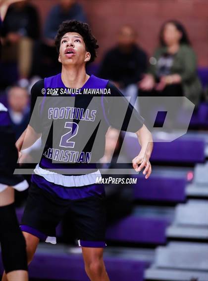 Thumbnail 1 in Foothills Christian vs Taft photogallery.