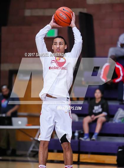 Thumbnail 3 in Foothills Christian vs Taft photogallery.