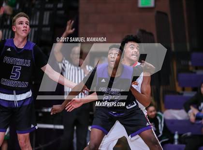 Thumbnail 3 in Foothills Christian vs Taft photogallery.