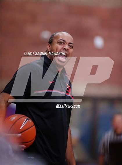 Thumbnail 2 in Foothills Christian vs Taft photogallery.