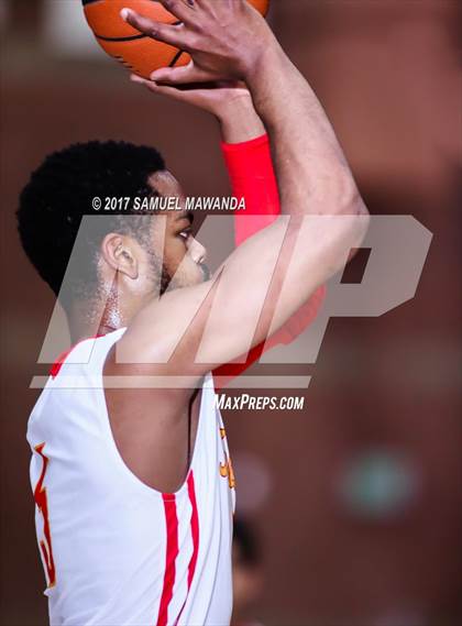 Thumbnail 1 in Foothills Christian vs Taft photogallery.