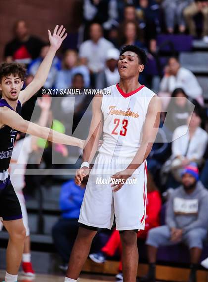 Thumbnail 2 in Foothills Christian vs Taft photogallery.