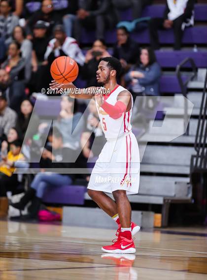 Thumbnail 1 in Foothills Christian vs Taft photogallery.