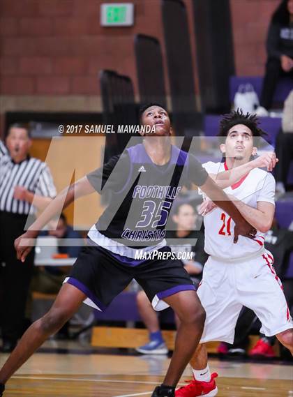 Thumbnail 2 in Foothills Christian vs Taft photogallery.