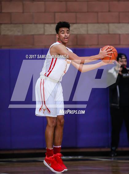Thumbnail 3 in Foothills Christian vs Taft photogallery.