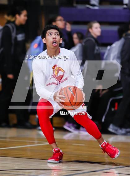 Thumbnail 3 in Foothills Christian vs Taft photogallery.