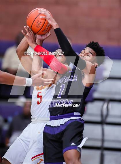 Thumbnail 2 in Foothills Christian vs Taft photogallery.