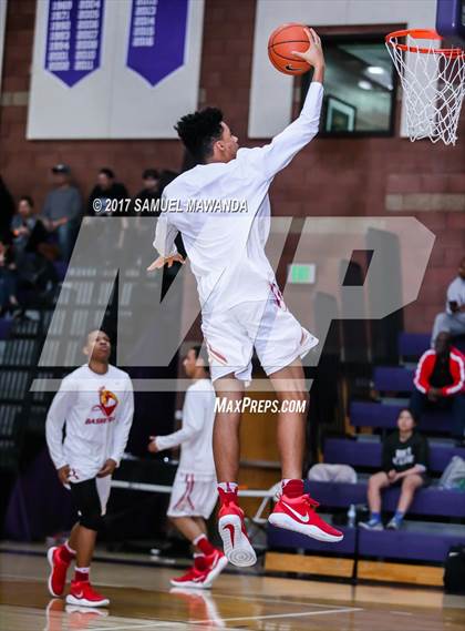 Thumbnail 2 in Foothills Christian vs Taft photogallery.
