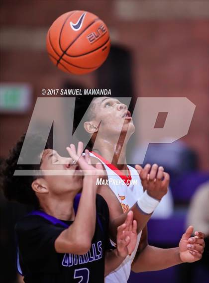 Thumbnail 1 in Foothills Christian vs Taft photogallery.
