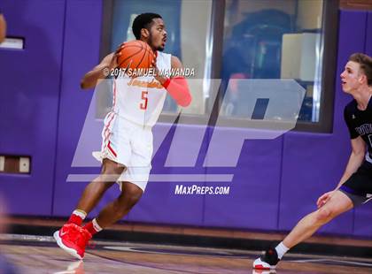 Thumbnail 2 in Foothills Christian vs Taft photogallery.