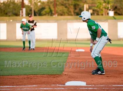 Thumbnail 3 in Nederland vs Brenham (4A Region 3 SF - Game 1 ) photogallery.