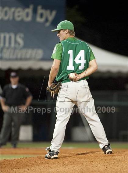 Thumbnail 3 in Nederland vs Brenham (4A Region 3 SF - Game 1 ) photogallery.