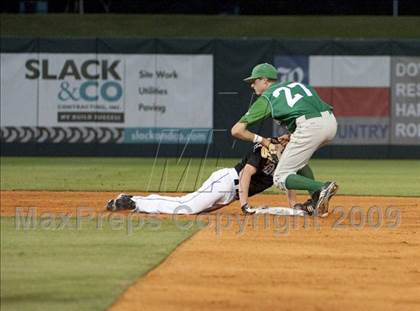Thumbnail 1 in Nederland vs Brenham (4A Region 3 SF - Game 1 ) photogallery.