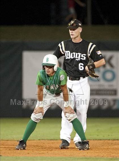 Thumbnail 1 in Nederland vs Brenham (4A Region 3 SF - Game 1 ) photogallery.