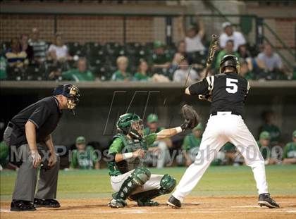 Thumbnail 3 in Nederland vs Brenham (4A Region 3 SF - Game 1 ) photogallery.