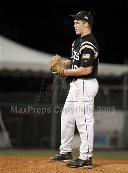 Thumbnail 3 in Nederland vs Brenham (4A Region 3 SF - Game 1 ) photogallery.