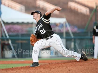 Thumbnail 2 in Nederland vs Brenham (4A Region 3 SF - Game 1 ) photogallery.