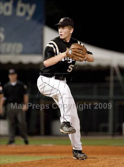 Thumbnail 2 in Nederland vs Brenham (4A Region 3 SF - Game 1 ) photogallery.