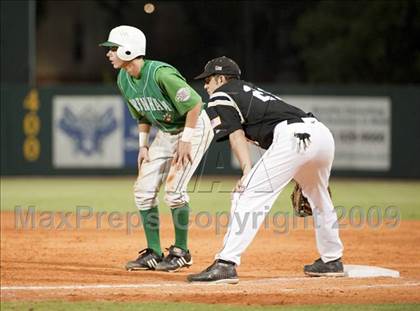 Thumbnail 3 in Nederland vs Brenham (4A Region 3 SF - Game 1 ) photogallery.