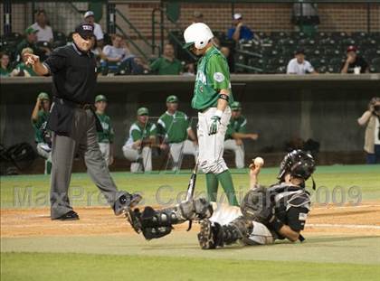 Thumbnail 1 in Nederland vs Brenham (4A Region 3 SF - Game 1 ) photogallery.