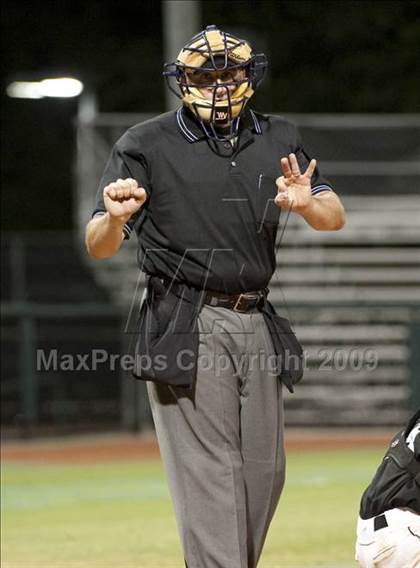 Thumbnail 2 in Nederland vs Brenham (4A Region 3 SF - Game 1 ) photogallery.