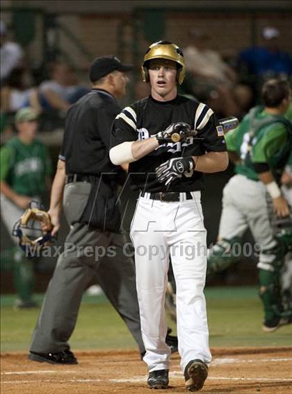 Thumbnail 1 in Nederland vs Brenham (4A Region 3 SF - Game 1 ) photogallery.