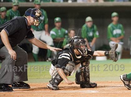 Thumbnail 1 in Nederland vs Brenham (4A Region 3 SF - Game 1 ) photogallery.