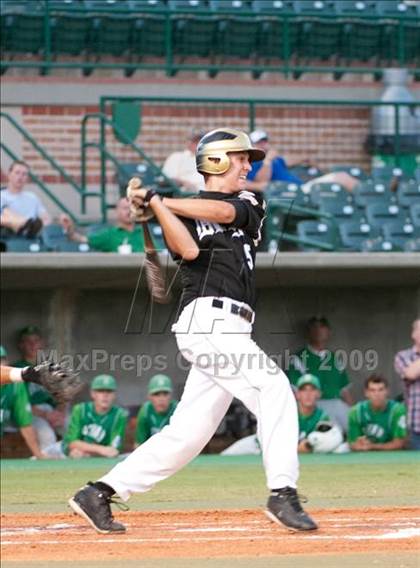Thumbnail 3 in Nederland vs Brenham (4A Region 3 SF - Game 1 ) photogallery.