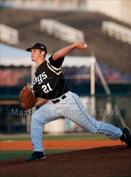 Thumbnail 2 in Nederland vs Brenham (4A Region 3 SF - Game 1 ) photogallery.