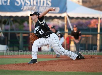 Thumbnail 3 in Nederland vs Brenham (4A Region 3 SF - Game 1 ) photogallery.